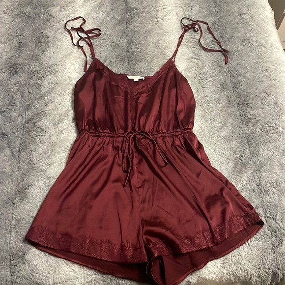 Size Large satin pajama one-piece - Picture 1 of 3